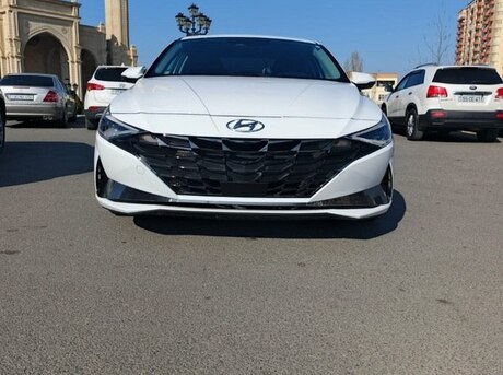 Hyundai Elantra 2022