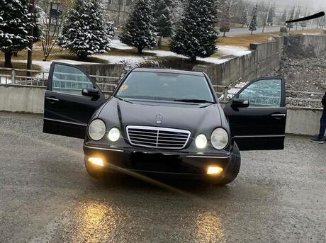 Mercedes E 240 2000