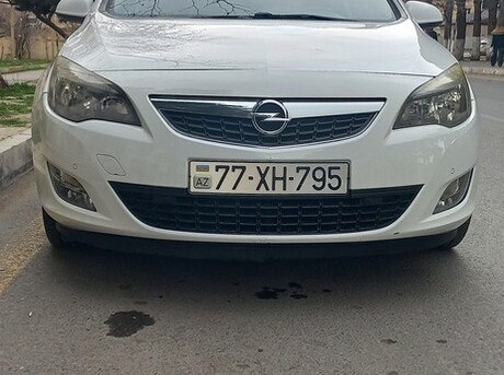 Opel Astra 2011
