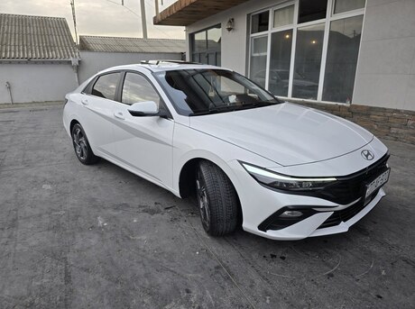Hyundai Elantra 2024