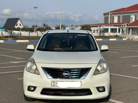 Nissan Sunny 2012