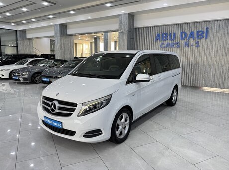 Mercedes V 220 2015