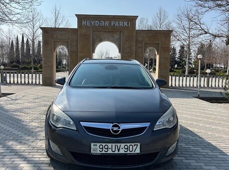 Opel Astra 2011