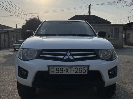 Mitsubishi L200 2011
