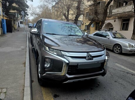 Mitsubishi L200 2021