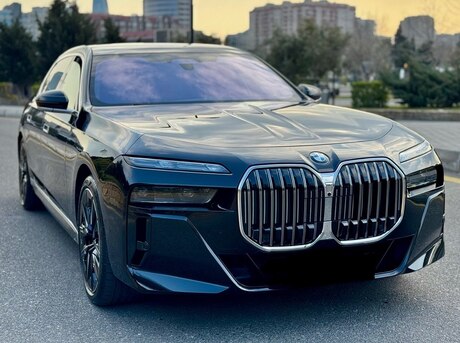 BMW 740