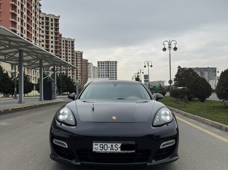 Porsche Panamera GTS 2012