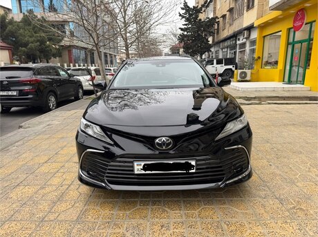 Toyota Camry 2021