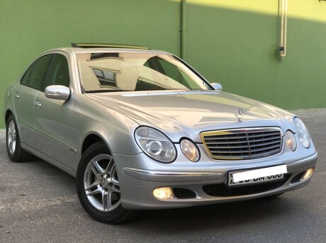 Mercedes E 240 2003