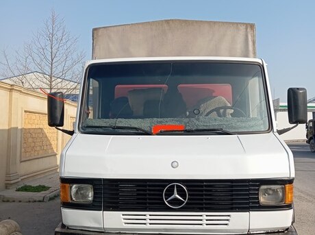 Mercedes 709 D 1994