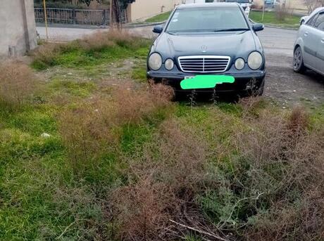Mercedes E 220 d 2001