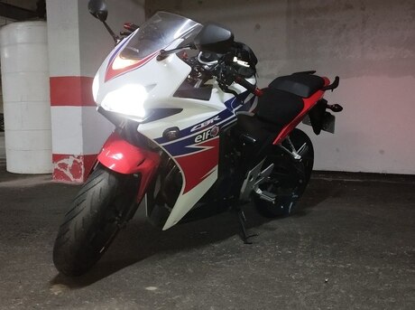 Honda CBR 400