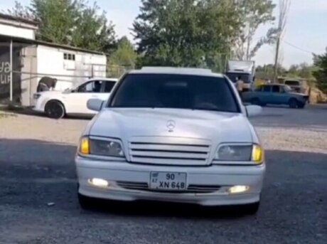 Mercedes C 230
