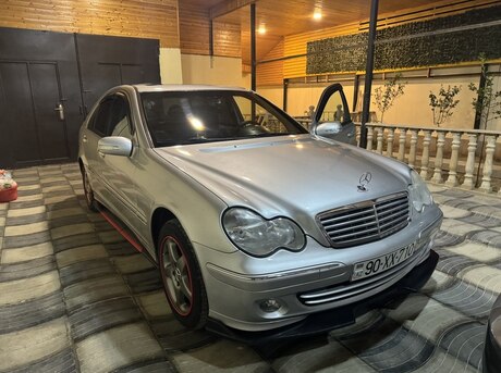 Mercedes C 240