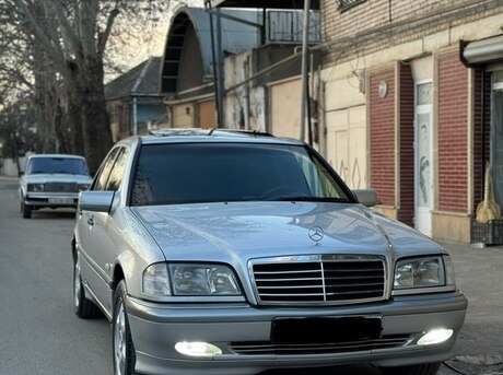 Mercedes C 240