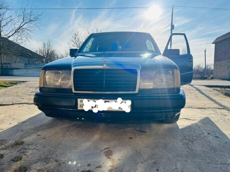 Mercedes E 230