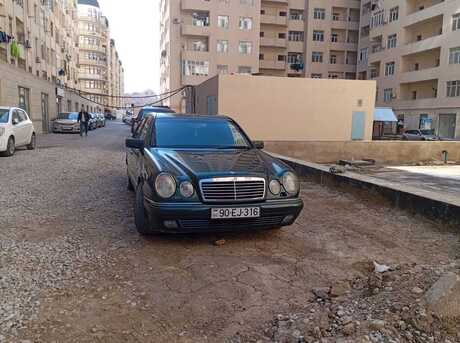 Mercedes E 230