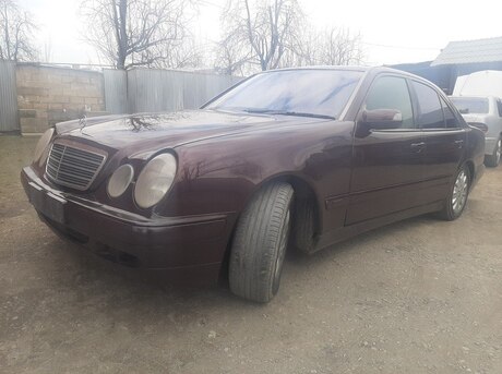 Mercedes E 220 d 2000