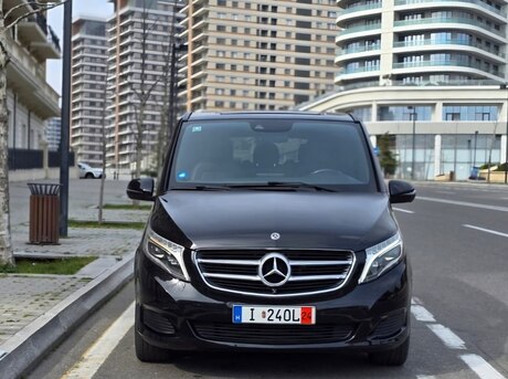 Mercedes V 220