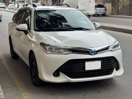 Toyota Corolla Fielder 2015