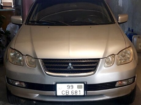 Mitsubishi Airtrek 2001