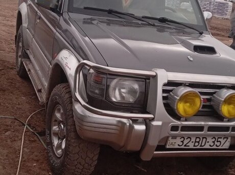 Mitsubishi Pajero 1995