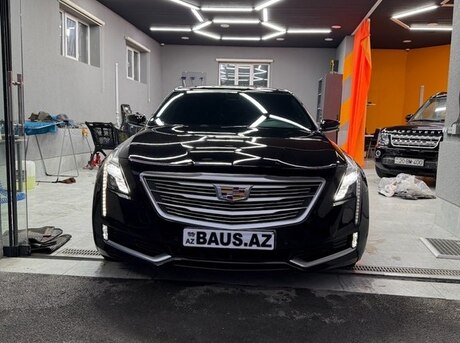 Cadillac  2018