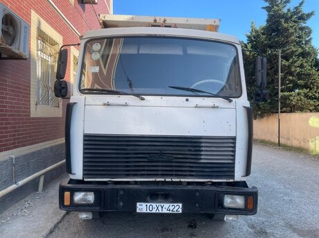 MAZ 642208