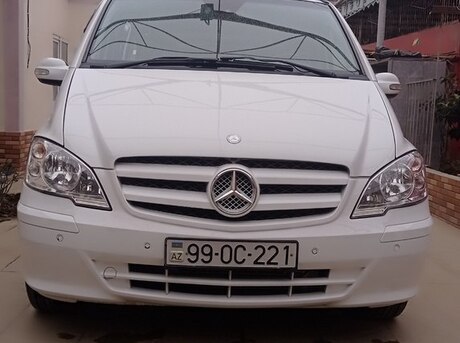 Mercedes Viano
