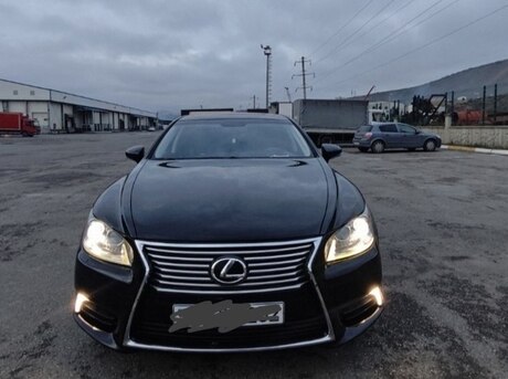 Lexus LS 460L