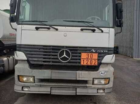 Mercedes Actros 1835