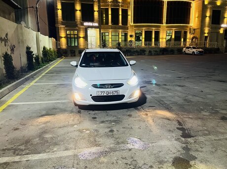 Hyundai Accent 2012