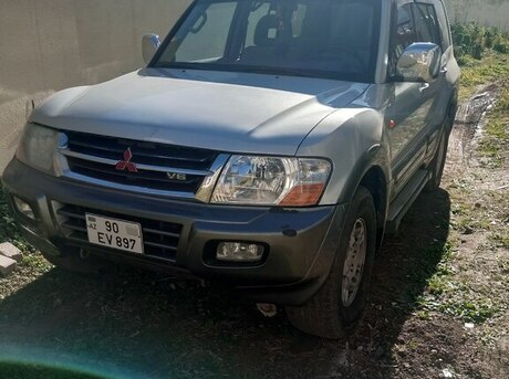 Mitsubishi Pajero 2002