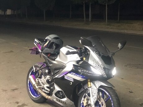 Yamaha R15M