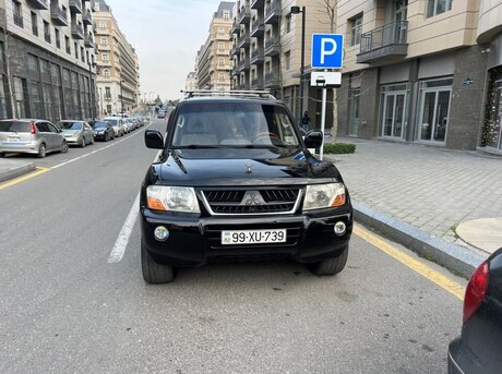 Mitsubishi Pajero 2003
