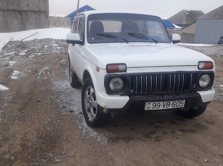 LADA (VAZ) Niva 2004