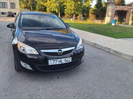 Opel Astra 2011