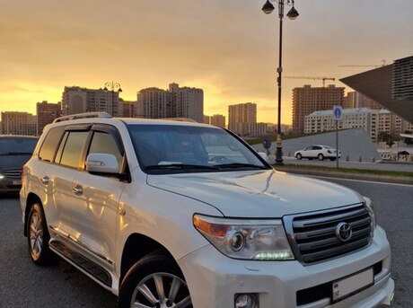 Toyota Land Cruiser 2011
