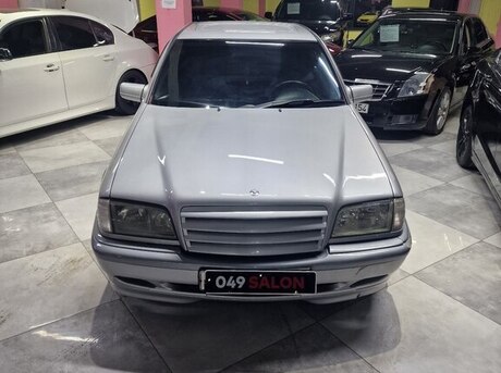 Mercedes C 180