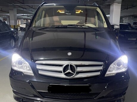Mercedes Viano