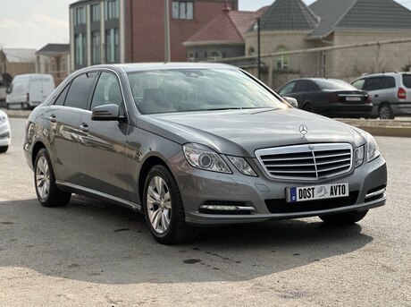 Mercedes E 200