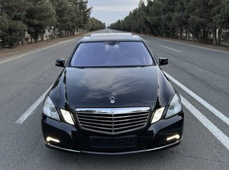 Mercedes E 200