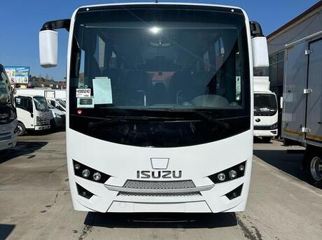 Isuzu Novo E5
