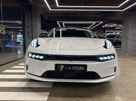 ZEEKR 001