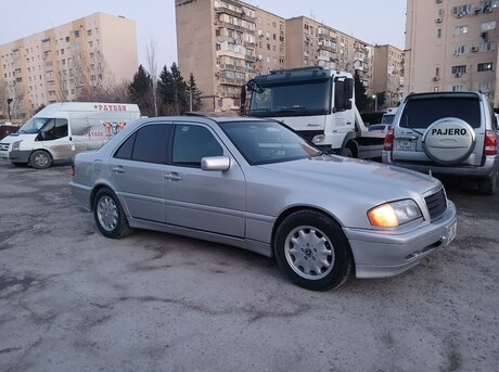 Mercedes C 230