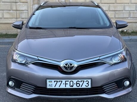 Toyota Auris 2015
