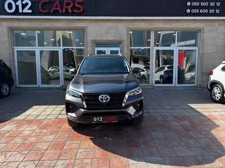 Toyota Fortuner 2022
