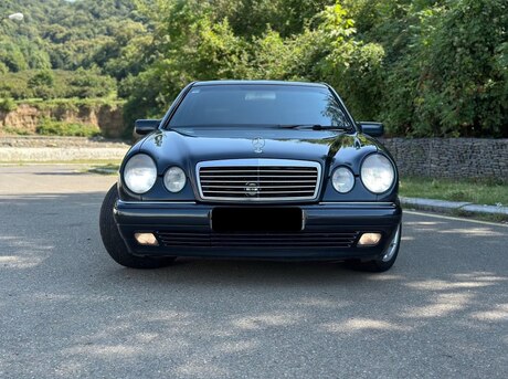 Mercedes E 240 1999