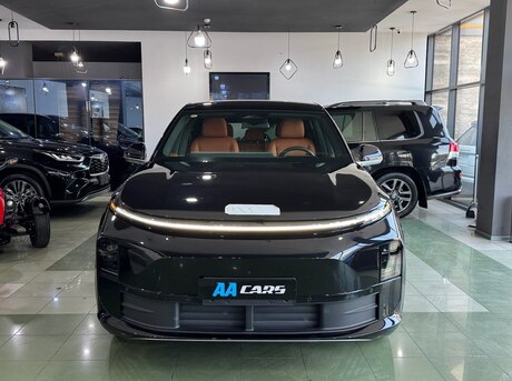 Li Auto L6