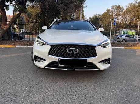 Infiniti Q30